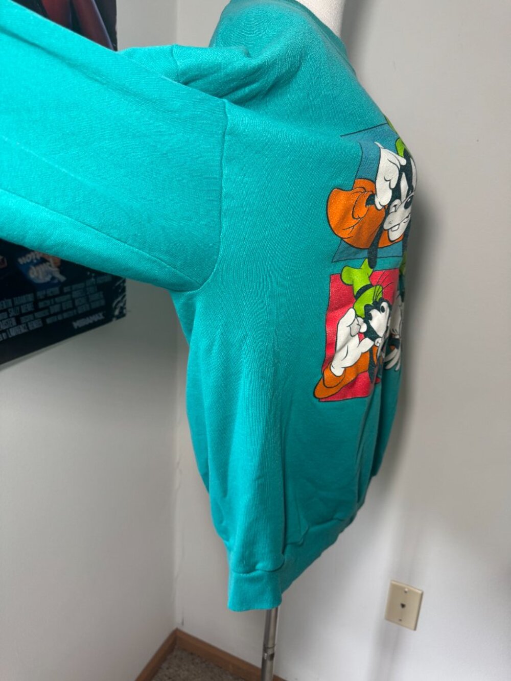 Disney Vintage Walt Disney Company Turquoise Goofy Distressed Crew Sweatshirt - Picture 9 of 12